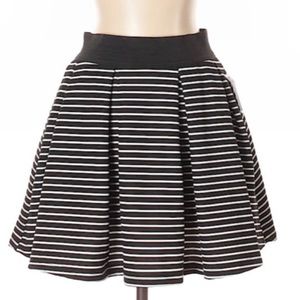 Romeo + Juliet Couture Skater Skirt